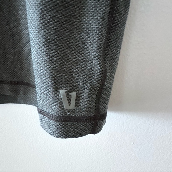 Vuori Grandview Tech Shirt Grey Small - Picture 4 of 8